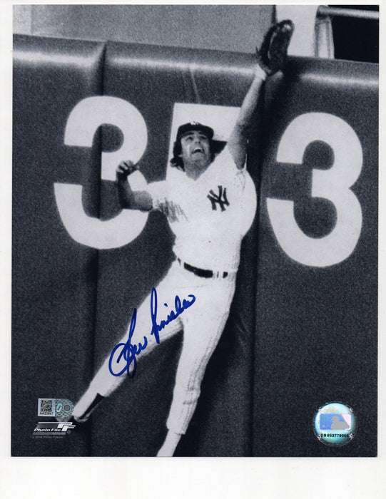 Lou Piniella Signed 8x10 Photo (AIV AA23947)