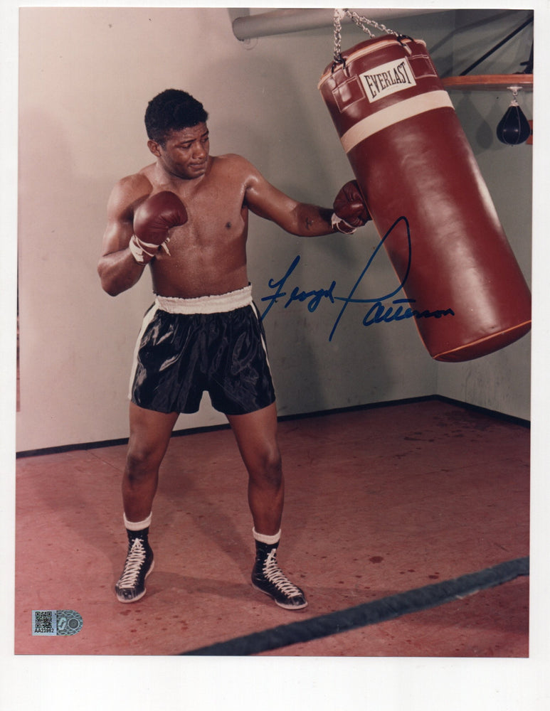 Floyd Patterson Signed 8x10 Photo (AIV AA23962)