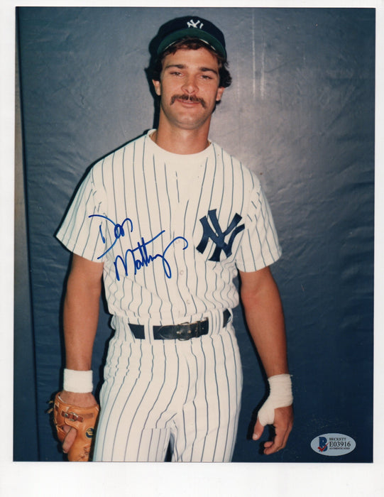 Don Mattingly Signed 8x10 Photo (Beckett E03916)