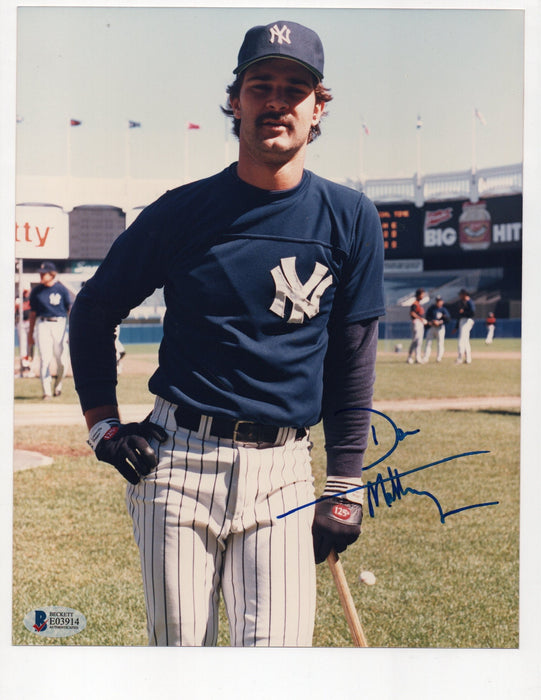 Don Mattingly Signed 8x10 Photo (Beckett E03914)