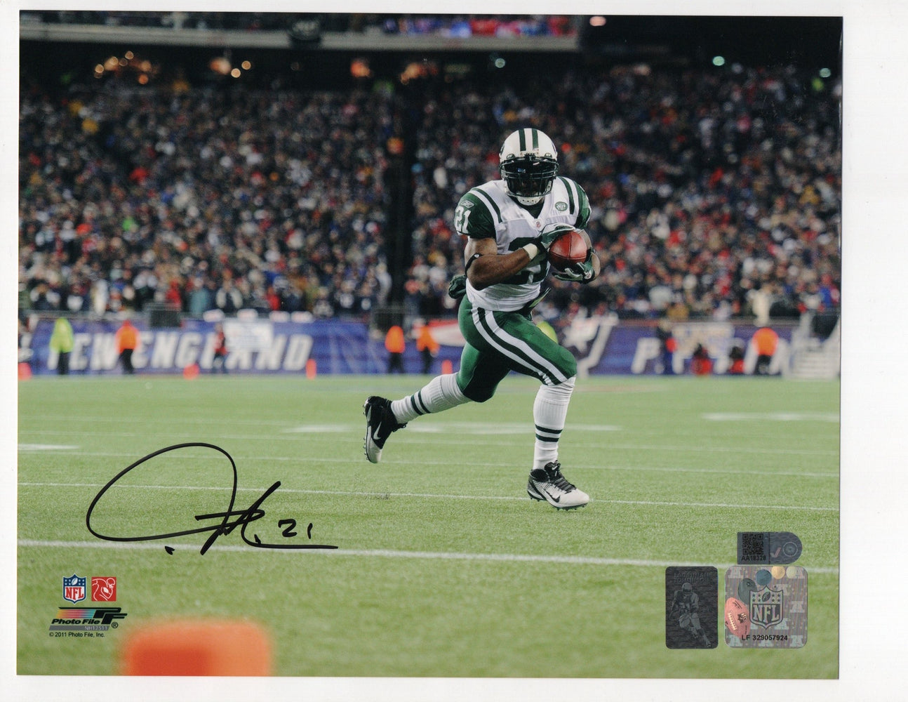 LaDainian Tomlinson Signed 8x10 Photo (AIV AA18328)