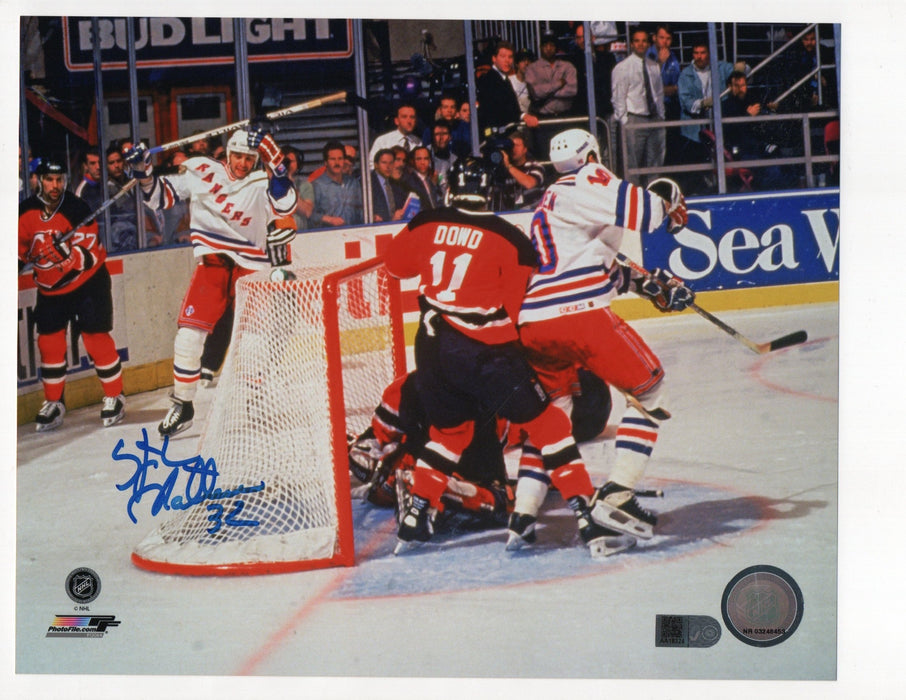 Stephane Matteau 32 Signed 8x10 Photo (AIV AA18324)