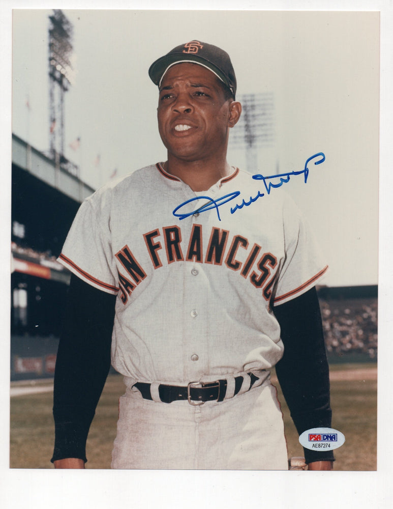 Willie Mays Signed 8x10 Photo (PSA AE87274)
