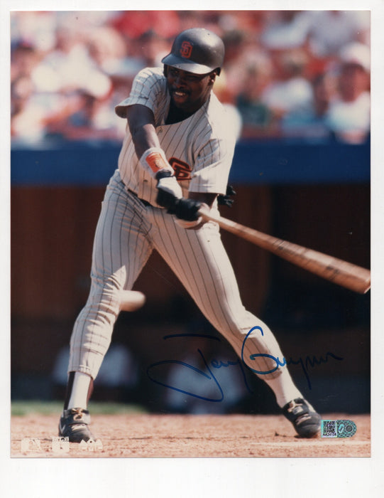 Tony Gwynn Signed 8x10 Photo (AIV AA24138)