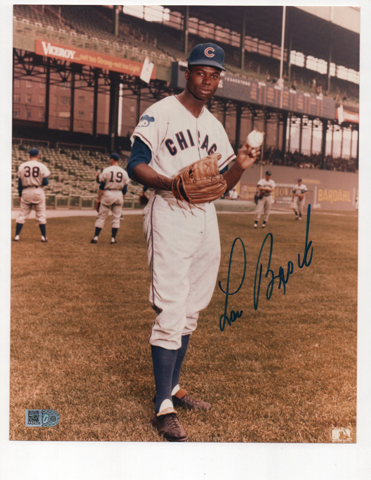 Lou Brock Signed 8x10 Photo (AIV AA24239) — RSA