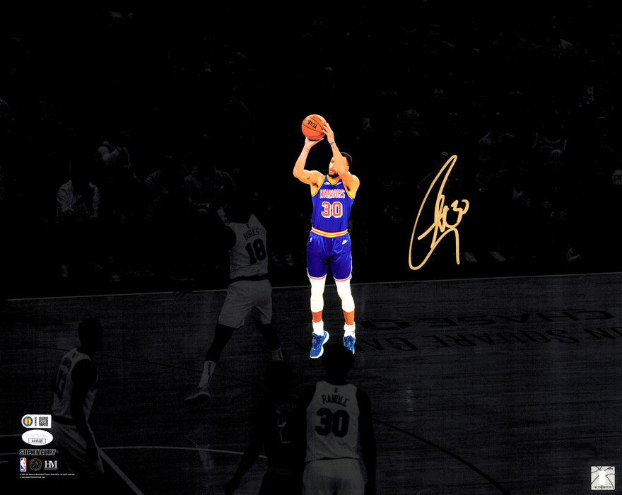 Stephen Curry Autographed 16x20 Photo Golden State Warriors Spotlight JSA