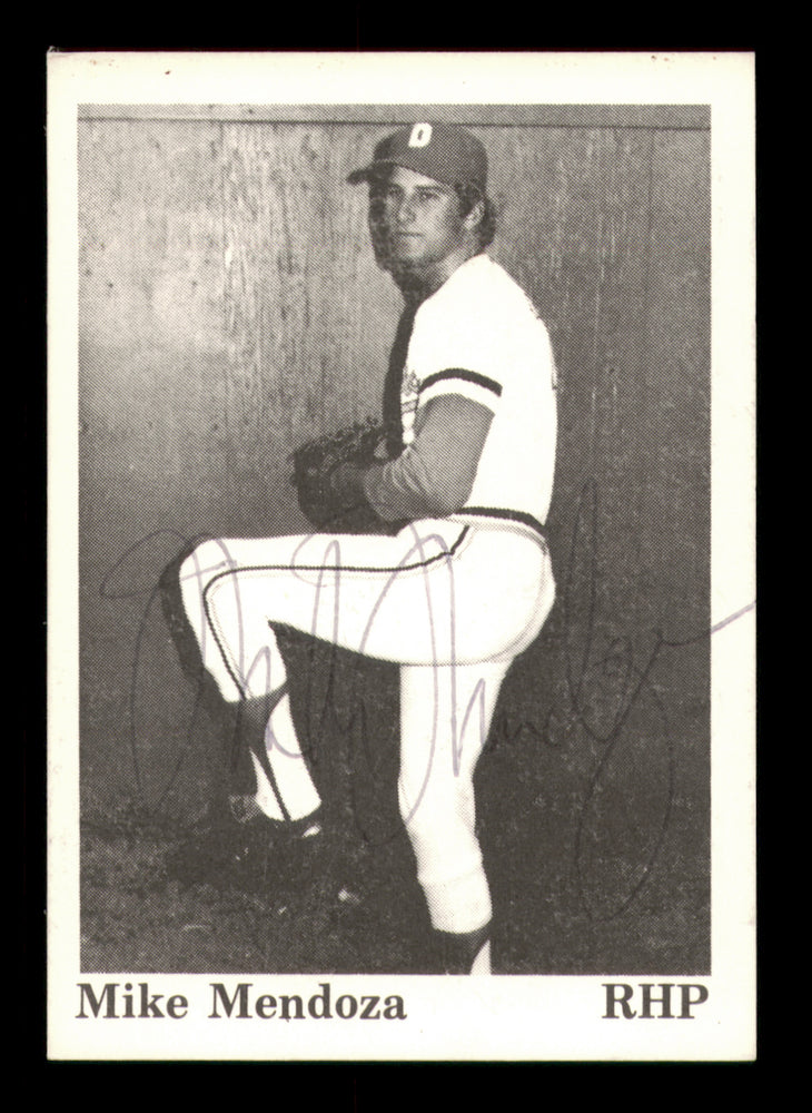 Mike Mendoza Autographed 1975 TCMA Rookie Card #8 Dubuque Packers