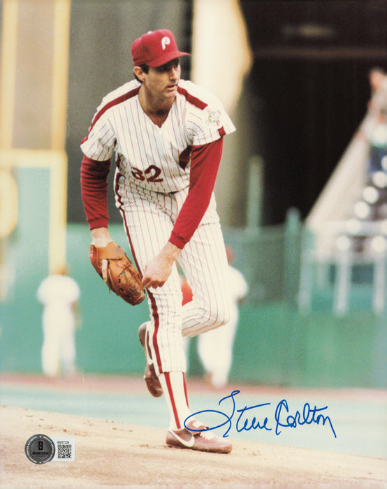 Steve Carlton Autographed 8x10 Photo Philadelphia Phillies Beckett BAS QR #BM37229