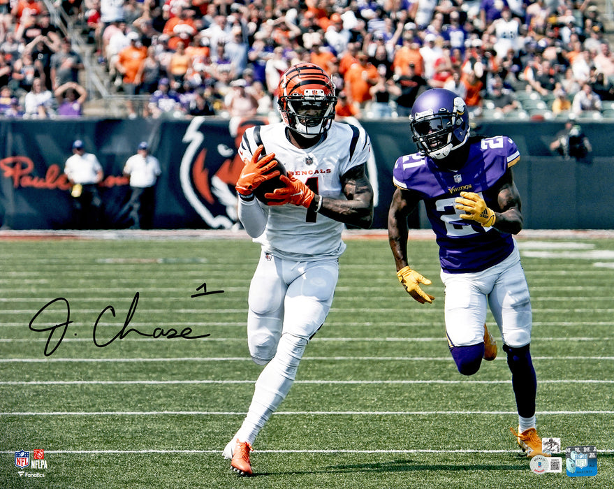 Ja'Marr Chase Autographed 16x20 Photo Cincinnati Bengals Beckett BAS Witness