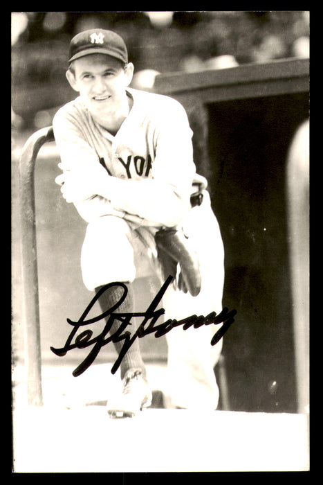 Lefty Gomez Autographed 3.5x5.5 Postcard New York Yankees