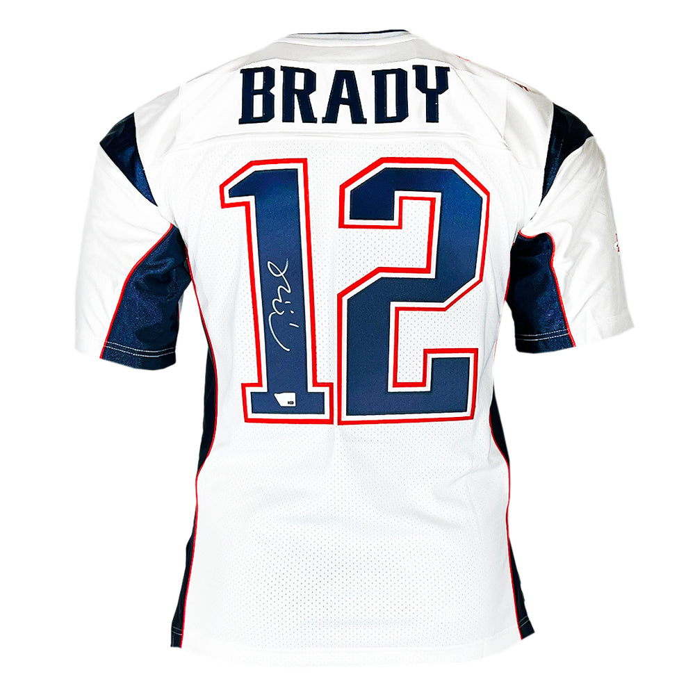 Tom Brady Signed New England Patriots Mitchell & Ness White 2000 Authentic Football Jersey (Fanatics ZL88428821)