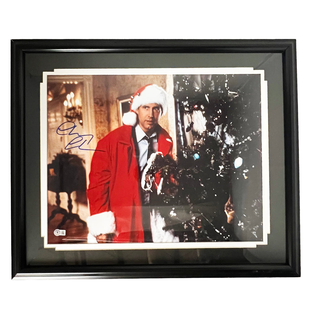 Chevy Chase Signed Pose 1 Entertainment 16x20 Framed Photo (Beckett)