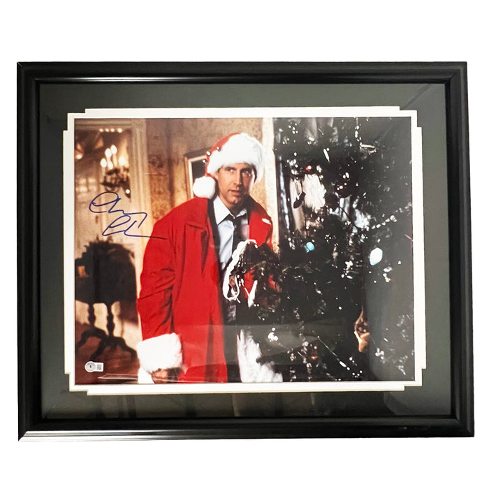 Chevy Chase Signed Pose 1 Entertainment 16x20 Framed Photo (Beckett)