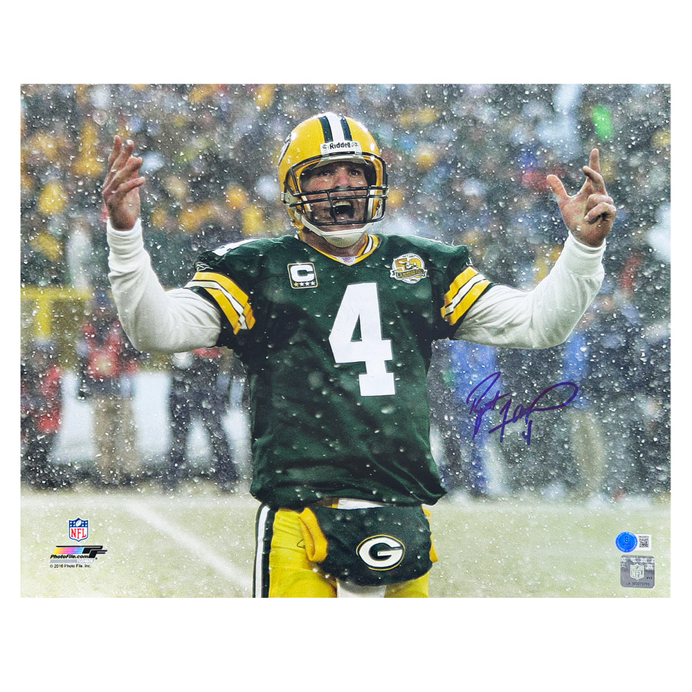 Brett Favre Signed Pose 4 Football 16x20 Photo (Beckett)