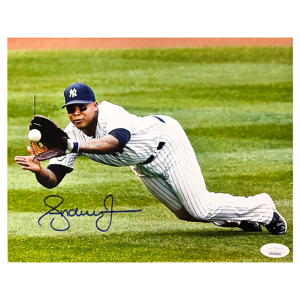 Andruw Jones Signed New York Pose 2 Baseball 8x10 Photo (JSA)