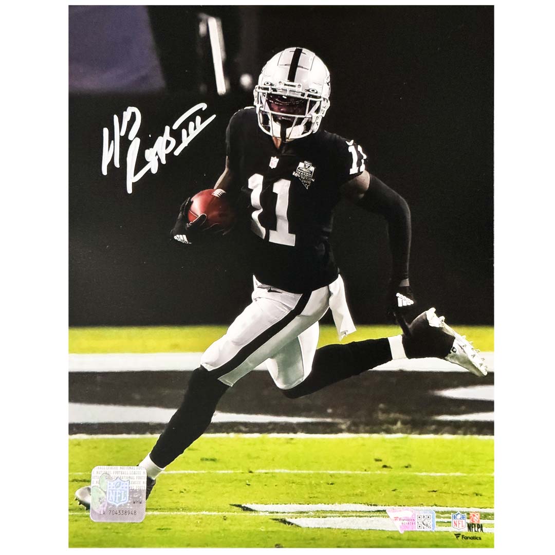 Henry Ruggs Signed Oakland Pose 1 Football 8x10 Photo (Fanatics) — RSA