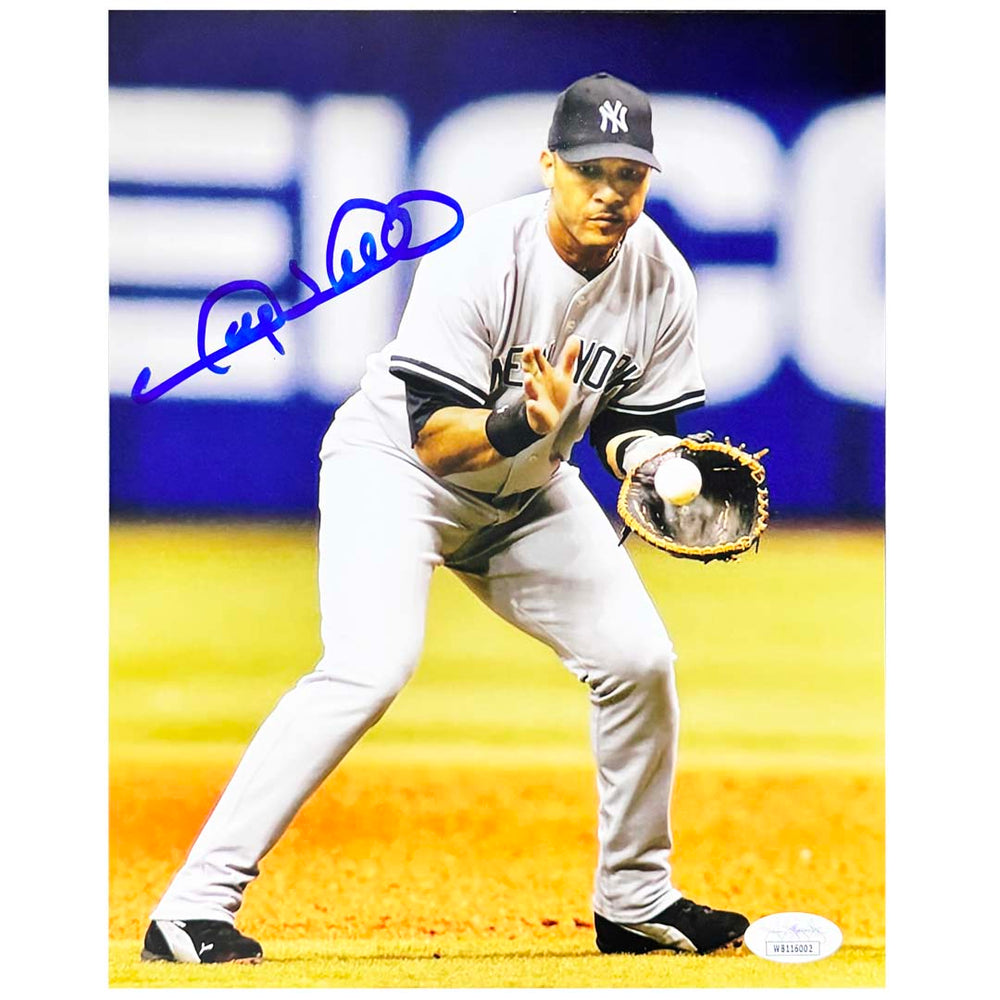 Gary Sheffield Signed New York Pose 17 Baseball 8x10 Photo (JSA)