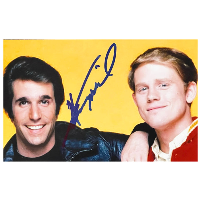 Henry Winkler Signed Pose 3 Happy Days 8x10 Photo (Beckett)