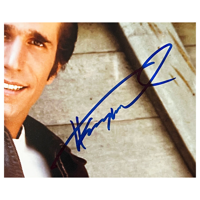 Henry Winkler Signed Pose 2 11x14 Photo (Beckett)