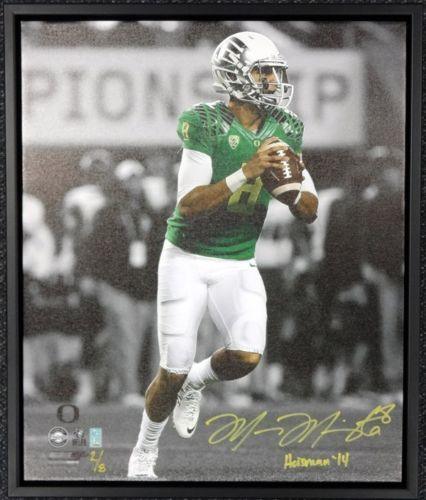 Marcus Mariota Autographed Framed 20x24 Canvas Photo Oregon Ducks "Heisman '14" #/8 MM Holo Stock #91861 - RSA