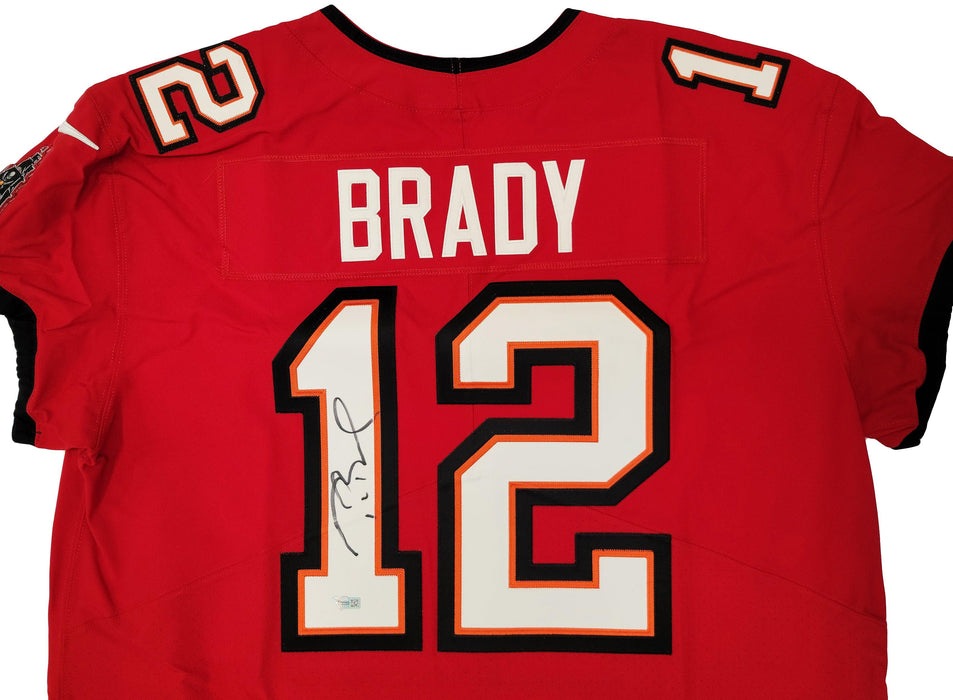 Tampa Bay Buccaneers Tom Brady Autographed Red Nike Vapor Elite Jersey Size 52 Fanatics Holo #B062630 - RSA