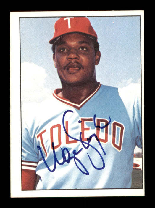 Wayne Simpson Autographed 1975 SSPC Card #599 Philadelphia Phillies SKU #204579 - RSA