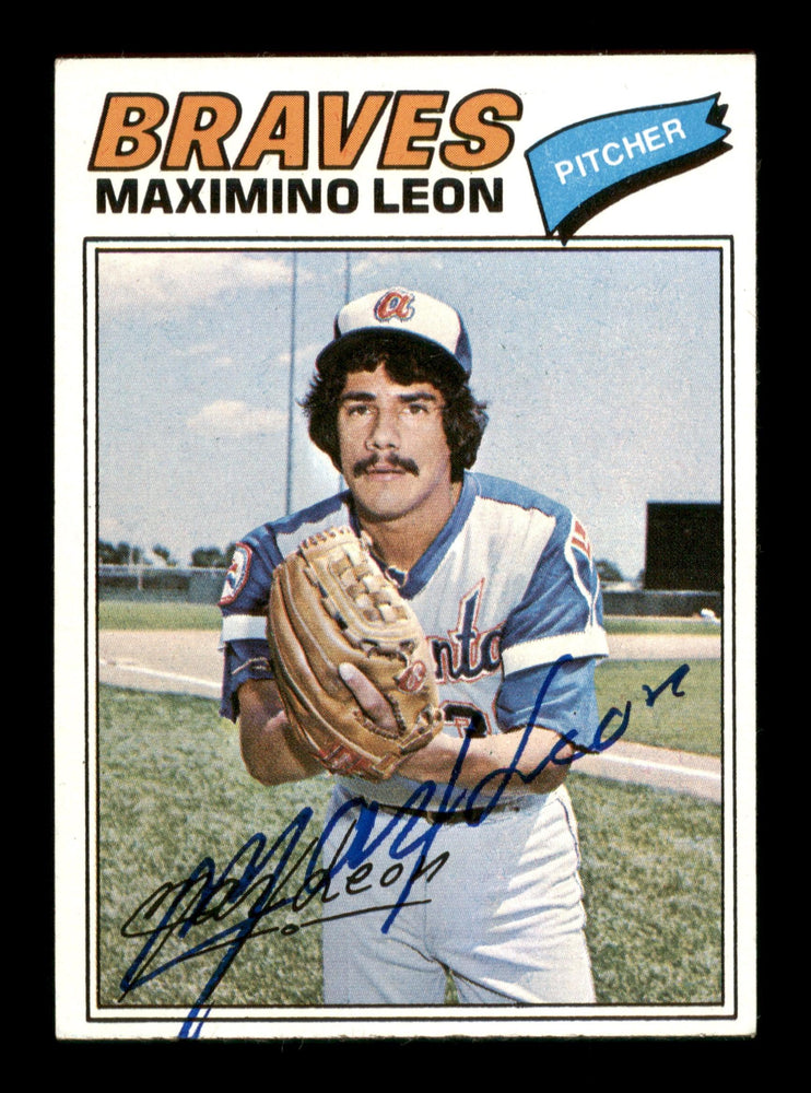 Maximino Leon Autographed 1977 Topps Card #213 Atlanta Braves SKU #205084 - RSA