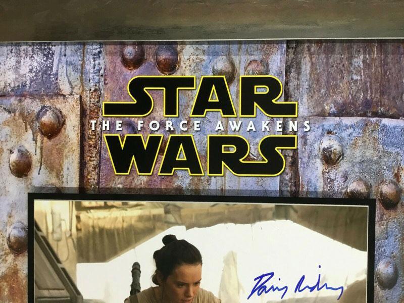 daisy ridley signed star wars the force awakens 8x10 custom framed photo display psa 7a46113 left side view