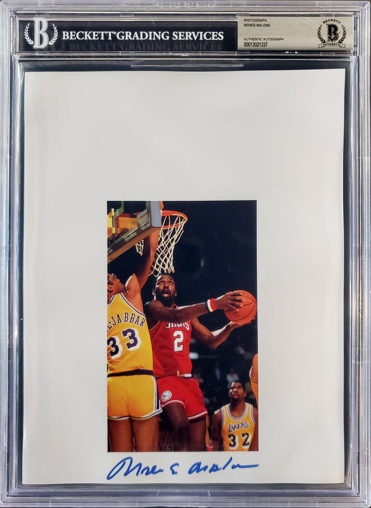Moses Malone Autographed 8.5x11 Photo Sheet Philadelphia 76ers Beckett BAS Stock #196069 - RSA