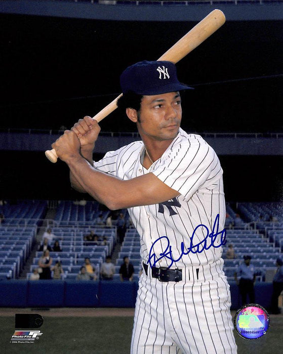 roy white signed 8x10 pose aiv certificate of authenticity
