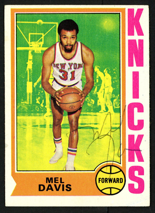 Mel Davis Autographed 1974-75 Topps Card #43 New York Knicks SKU #150054 - RSA