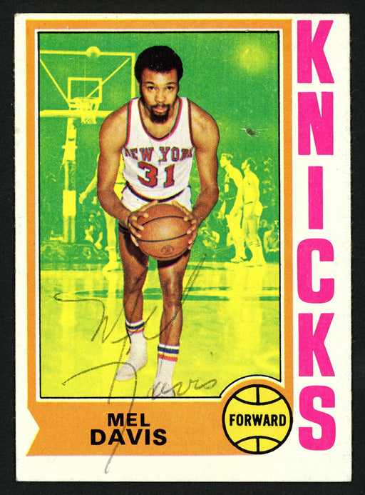 Mel Davis Autographed 1974-75 Topps Card #43 New York Knicks SKU #150055 - RSA