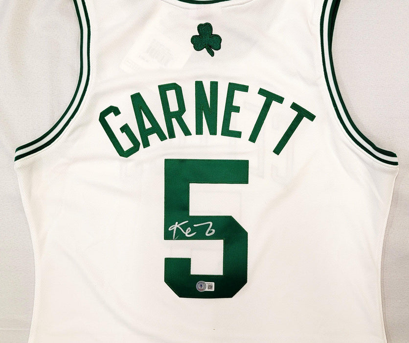 Boston Celtics Kevin Garnett Autographed White Mitchell & Ness 2007-08 Hardwood Classics NBA Finals Patch Jersey Size M Beckett BAS Witness #WV46232 - RSA