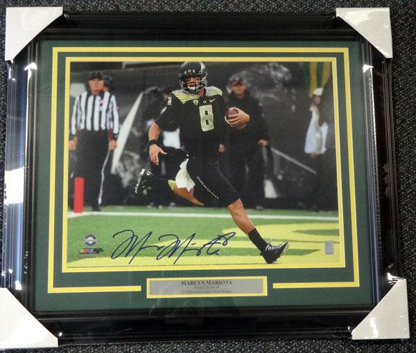 Marcus Mariota Autographed Framed 16x20 Photo Oregon Ducks MM Holo Stock #89816 - RSA