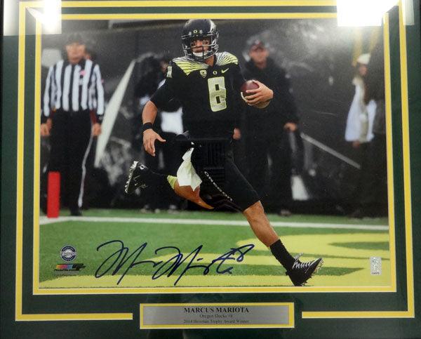 Marcus Mariota Autographed Framed 16x20 Photo Oregon Ducks MM Holo Stock #89816 - RSA