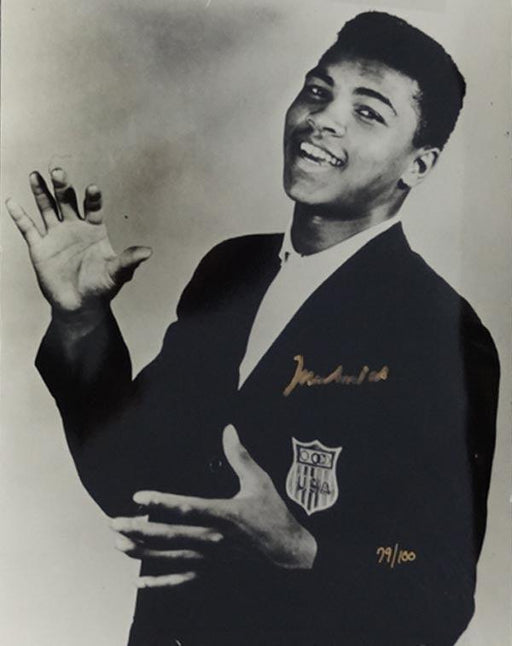 Muhammad Ali Autographed 11x14 Photo PSA/DNA #H47285 - RSA