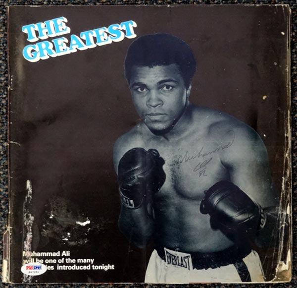 Muhammad Ali Autographed Magazine PSA/DNA #H47292 - RSA