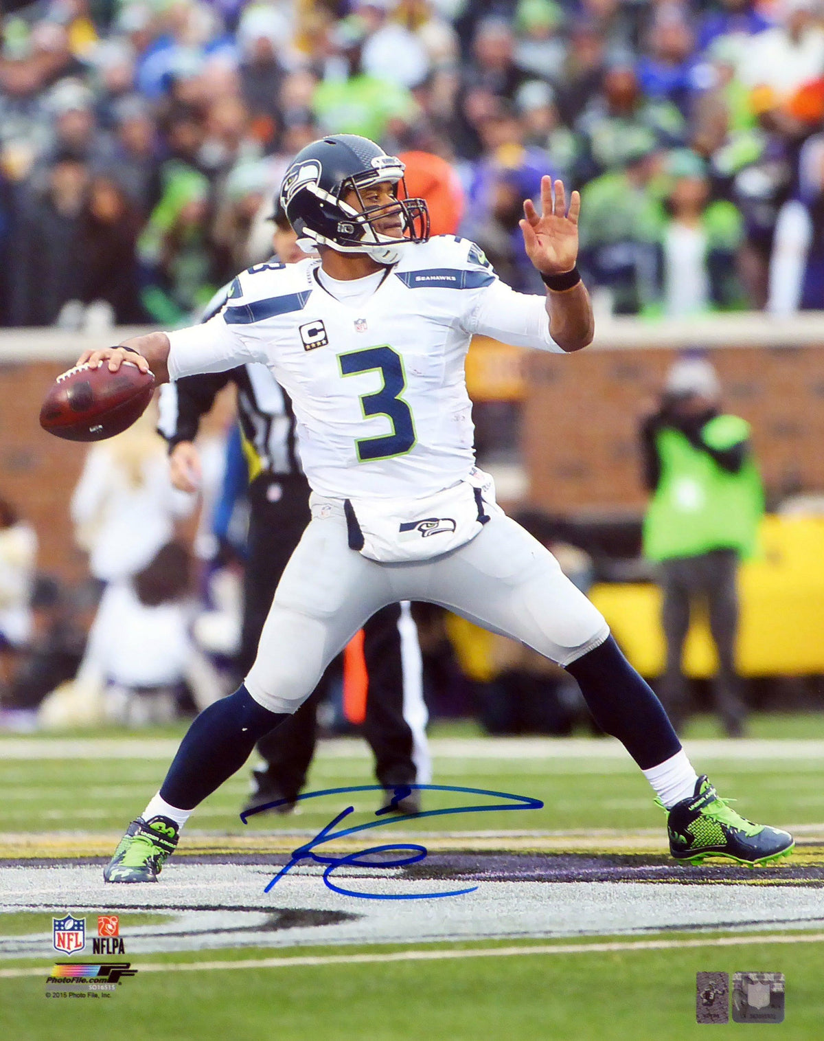 Russell Wilson Autographed 16x20 Photo Seattle Seahawks RW Holo Stock — RSA