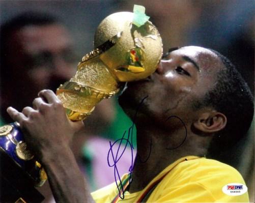 Robinho De Souza Autographed 8x10 Photo Brazil PSA/DNA #U58385 - RSA