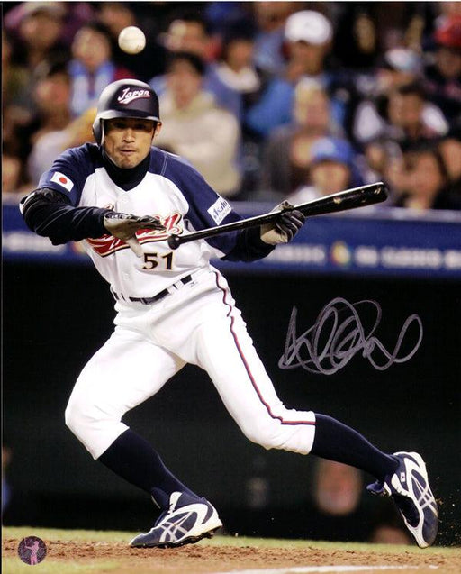 Ichiro Suzuki Autographed 8x10 Photo WBC Japan IS Holo Stock #76020 - RSA