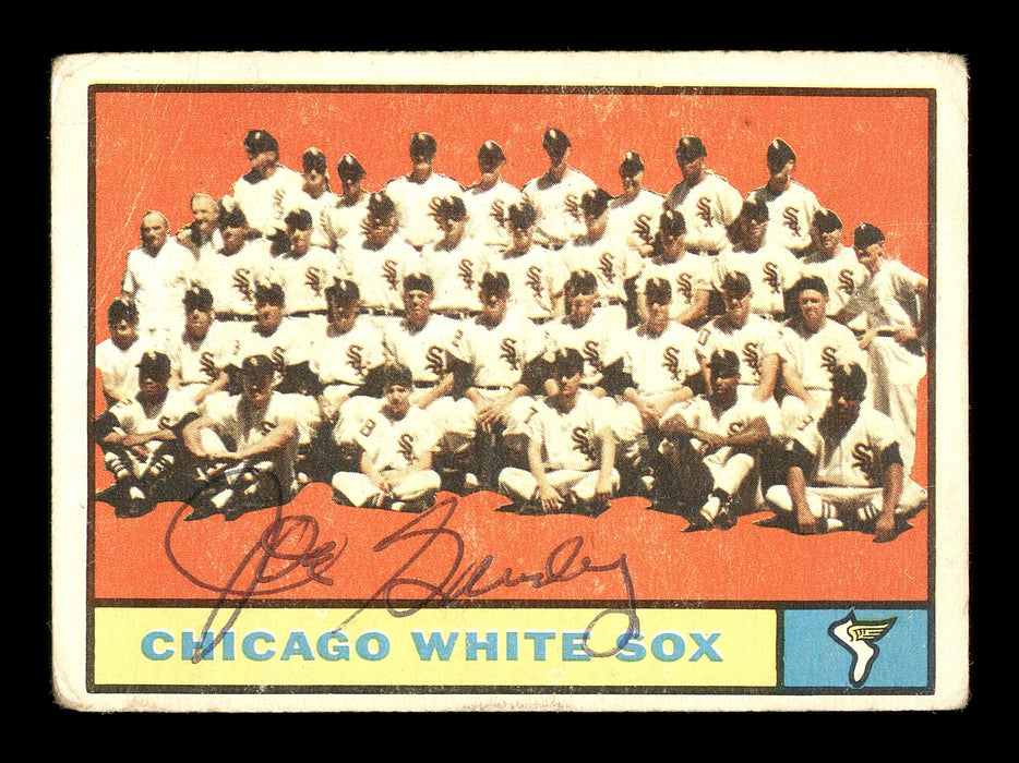 Joe Ginsberg Autographed 1961 Topps Team Card #7 Chicago White Sox SKU #169727 - RSA