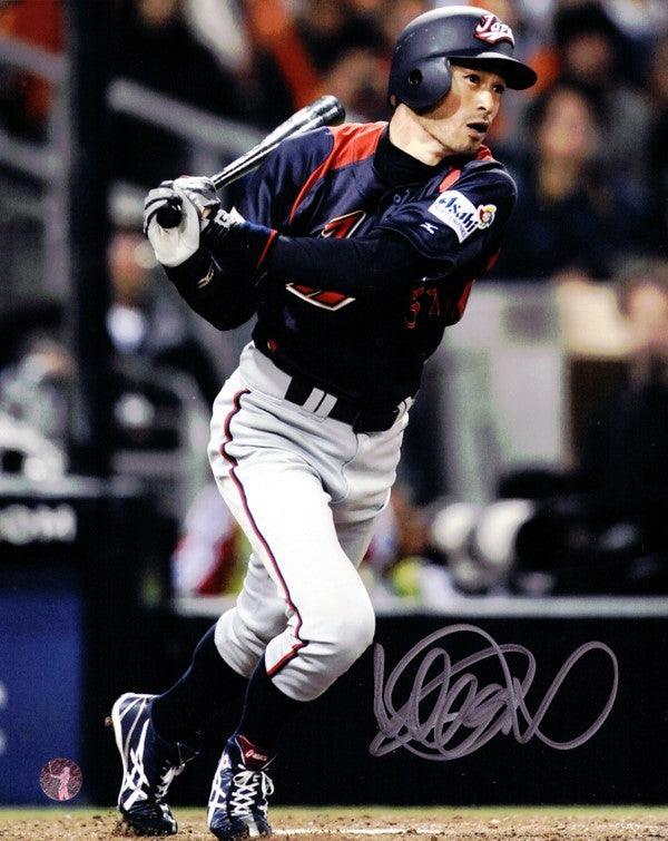 Ichiro Suzuki Autographed 8x10 Photo WBC Japan IS Holo Stock #83487 - RSA